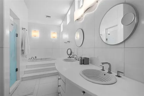 9 Castaña Street Guaynabo PR 00968