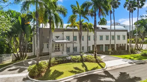 9 Castaña Street Guaynabo PR 00968