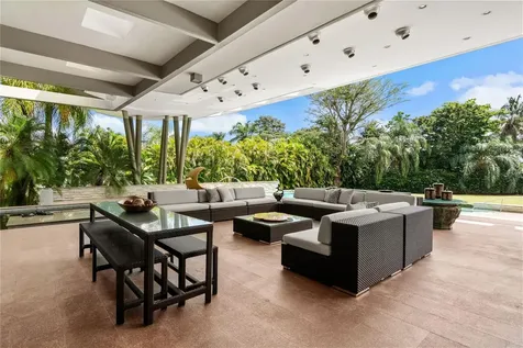 9 Castaña Street Guaynabo PR 00968