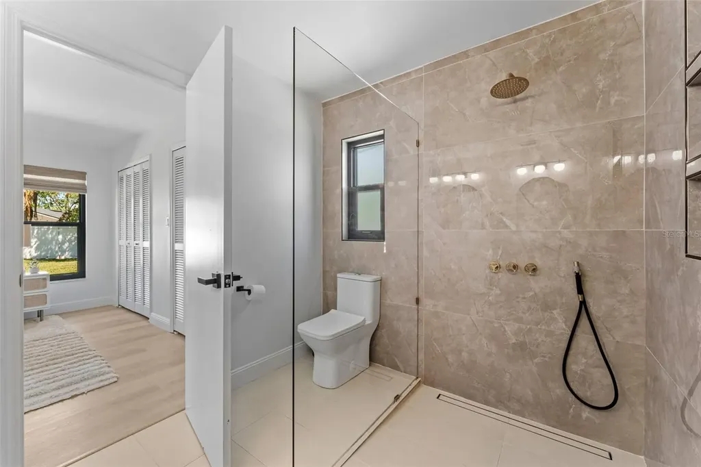 5233 Jennifer Place Orlando FL 32807