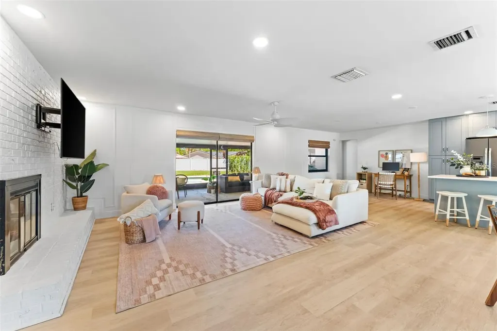 5233 Jennifer Place Orlando FL 32807