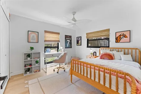 5233 Jennifer Place Orlando FL 32807