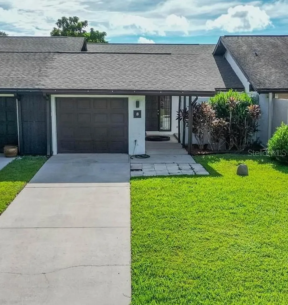 8 Huntley Court Haines City FL 33844