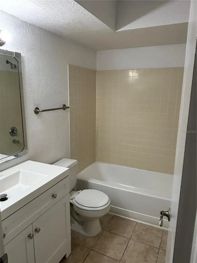 5152 Conroy Road Orlando FL 32811