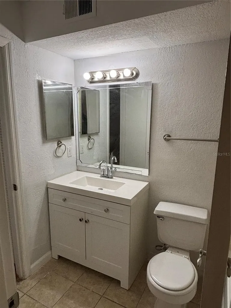 5152 Conroy Road Orlando FL 32811