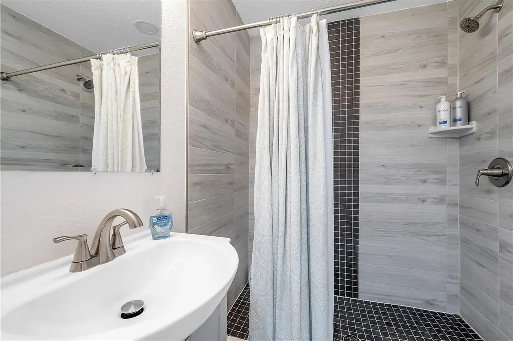 2703 18th Street S St Petersburg FL 33712