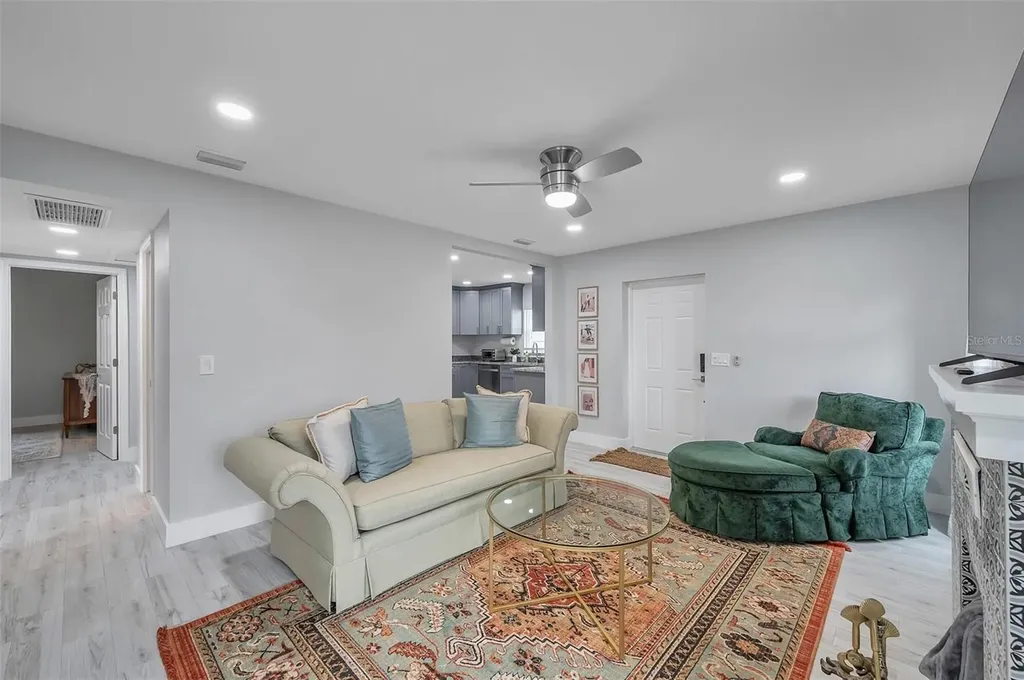 2703 18th Street S St Petersburg FL 33712