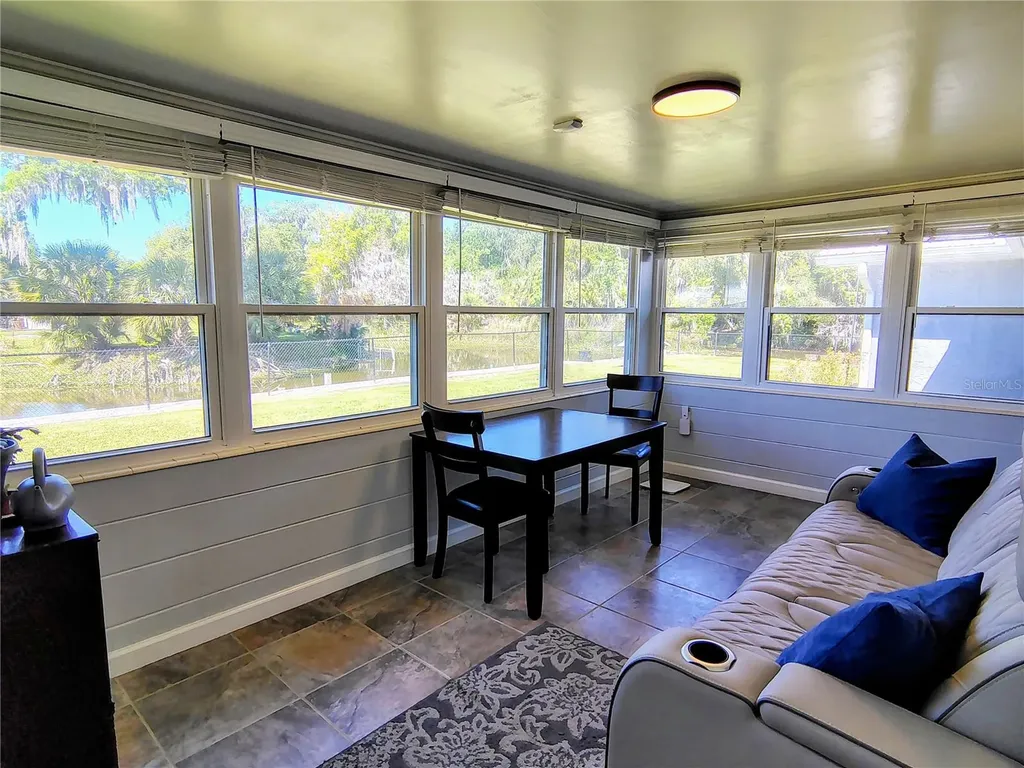 664 Cr 467 Lake Panasoffkee FL 33538