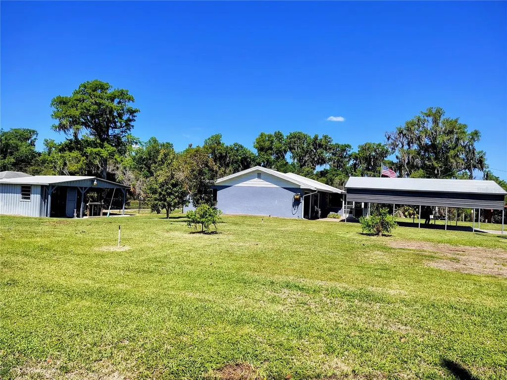 664 Cr 467 Lake Panasoffkee FL 33538
