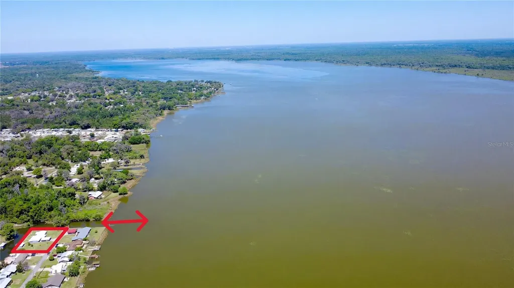 664 Cr 467 Lake Panasoffkee FL 33538