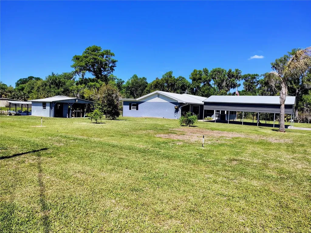 664 Cr 467 Lake Panasoffkee FL 33538
