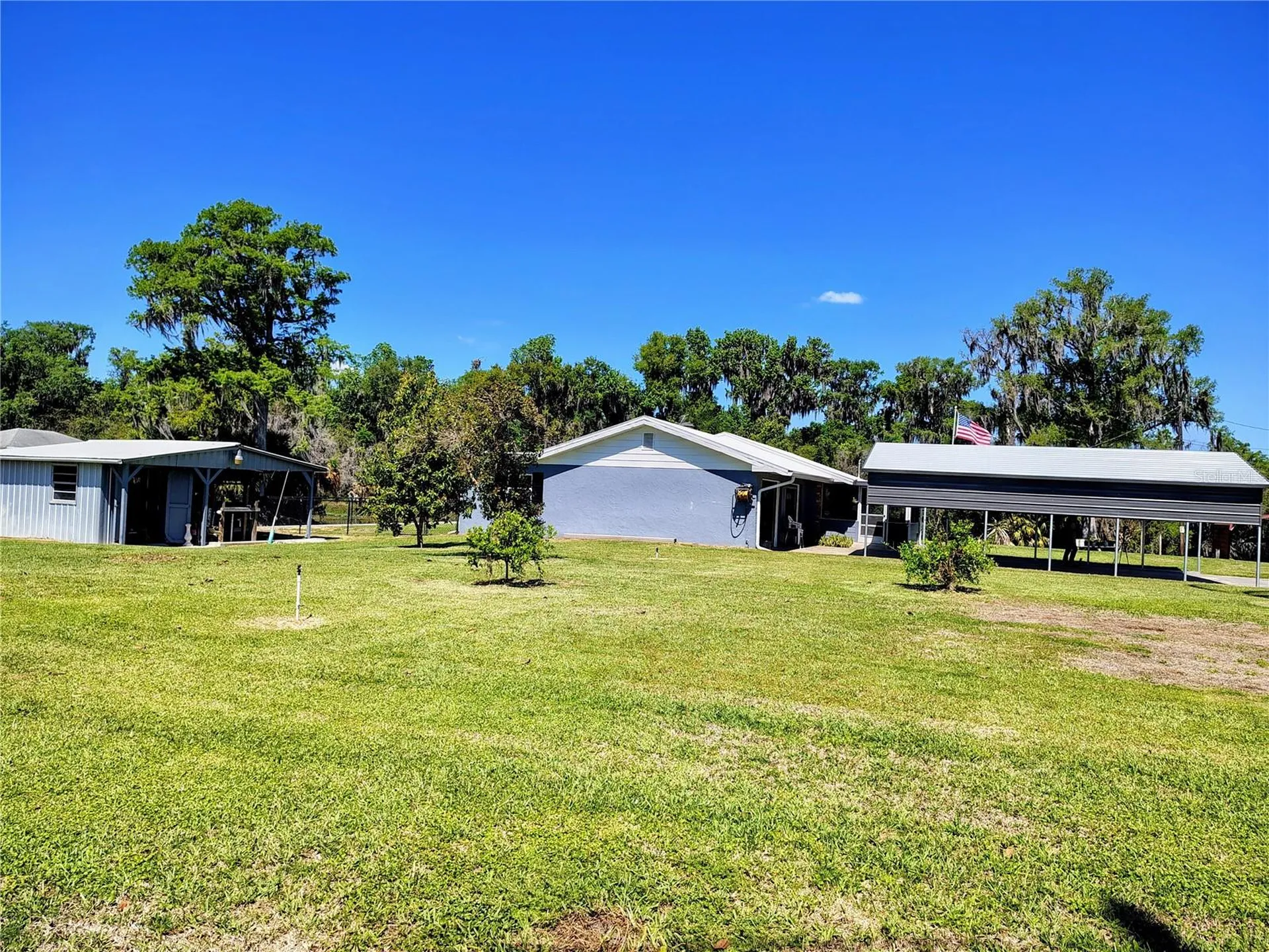 664 Cr 467 Lake Panasoffkee FL 33538