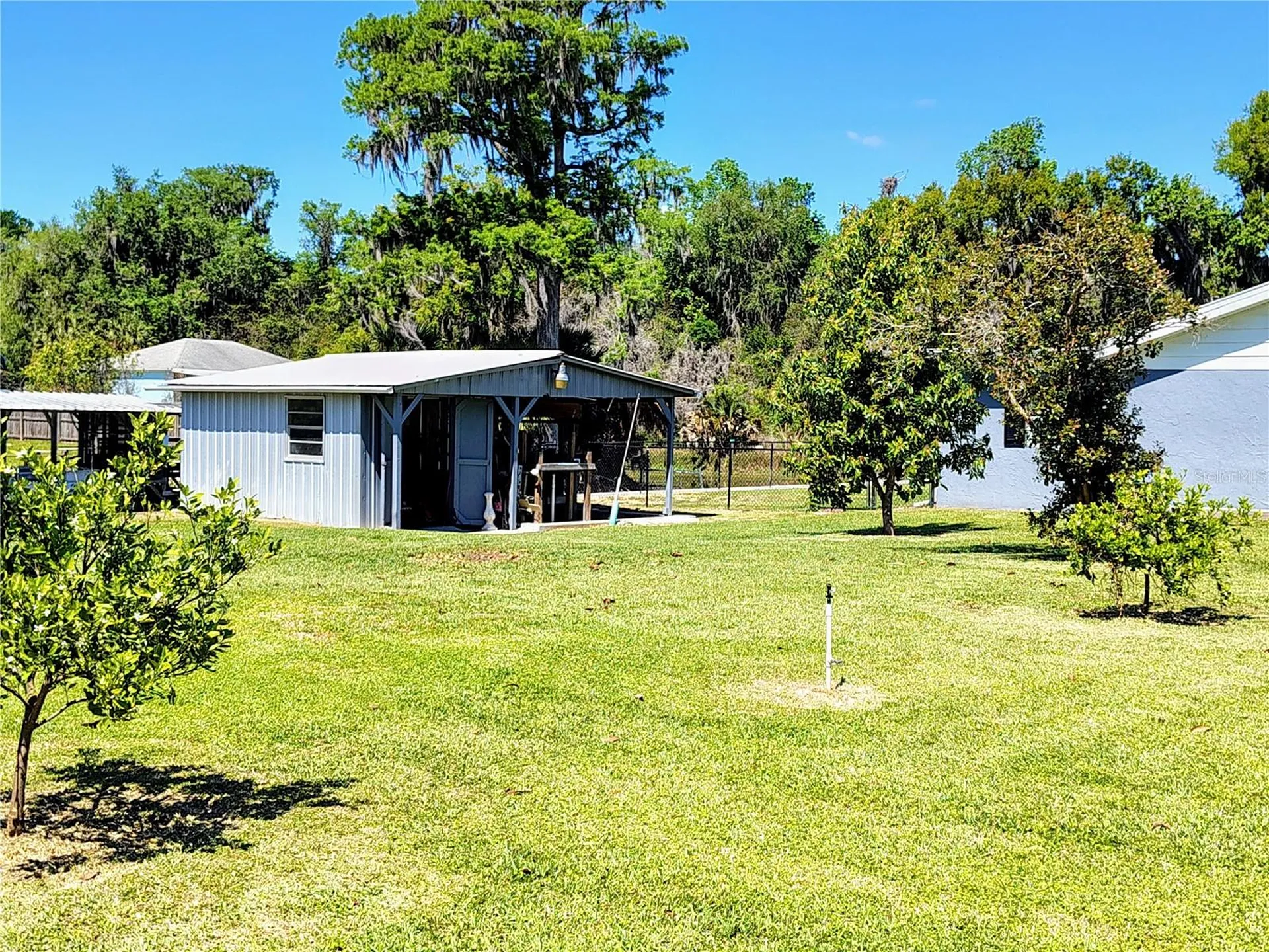 664 Cr 467 Lake Panasoffkee FL 33538