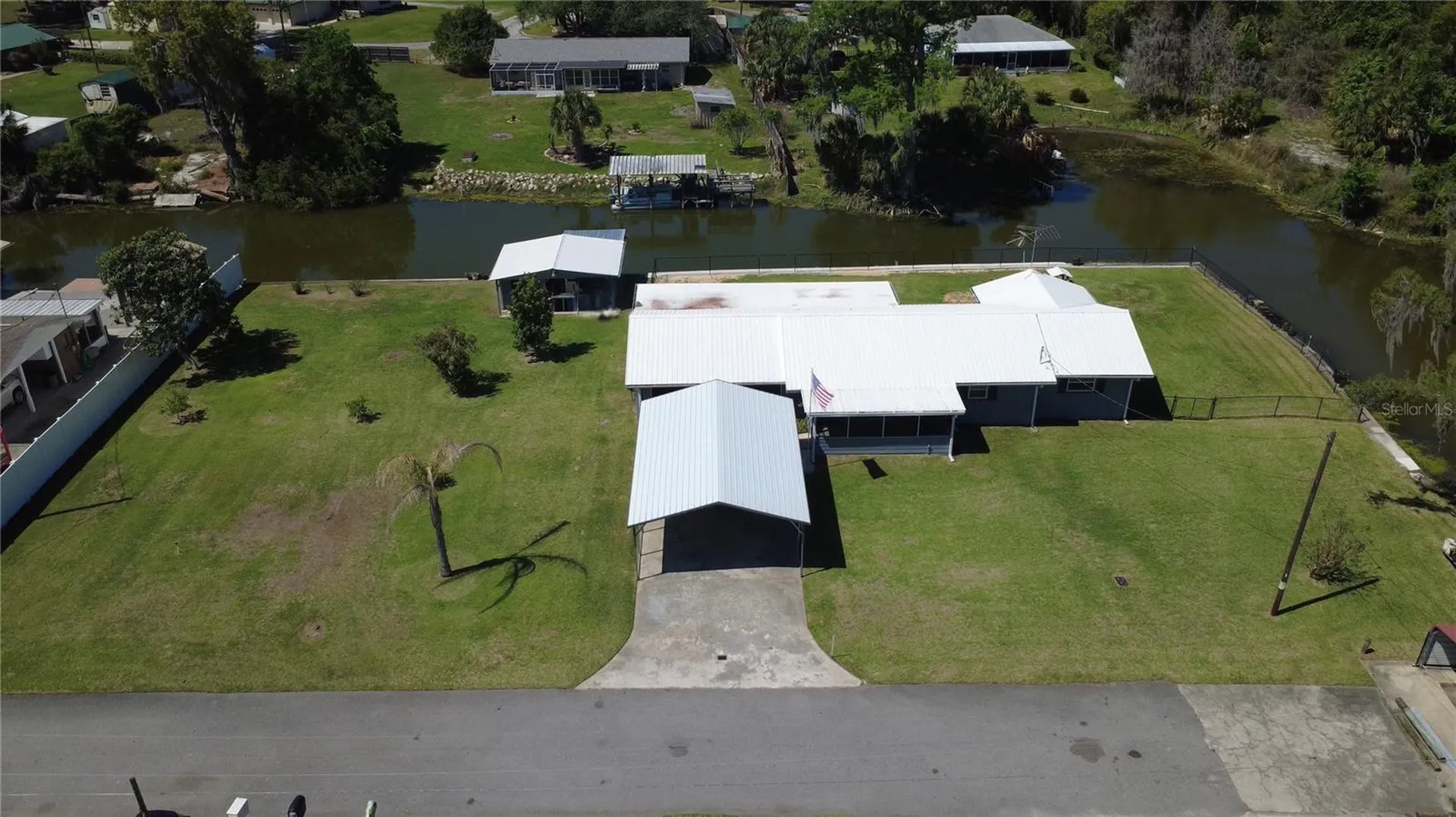 664 Cr 467 Lake Panasoffkee FL 33538