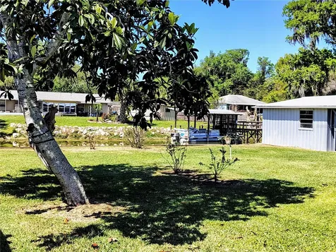664 Cr 467 Lake Panasoffkee FL 33538