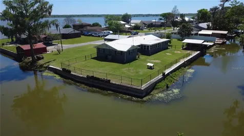 664 Cr 467 Lake Panasoffkee FL 33538