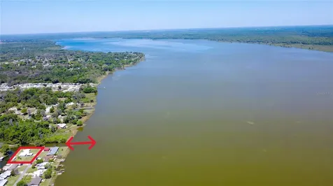 664 Cr 467 Lake Panasoffkee FL 33538