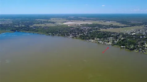 664 Cr 467 Lake Panasoffkee FL 33538