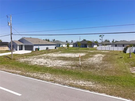 3605 W Gator Circle Cape Coral FL 33909