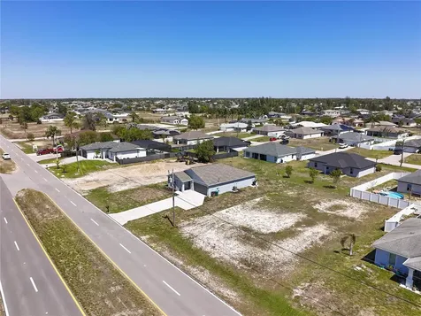 3605 W Gator Circle Cape Coral FL 33909