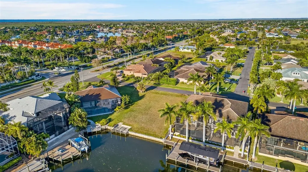 5423 SW 17th Avenue Cape Coral FL 33914