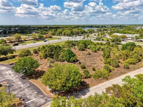 2487 Sycamore Street North Port FL 34289