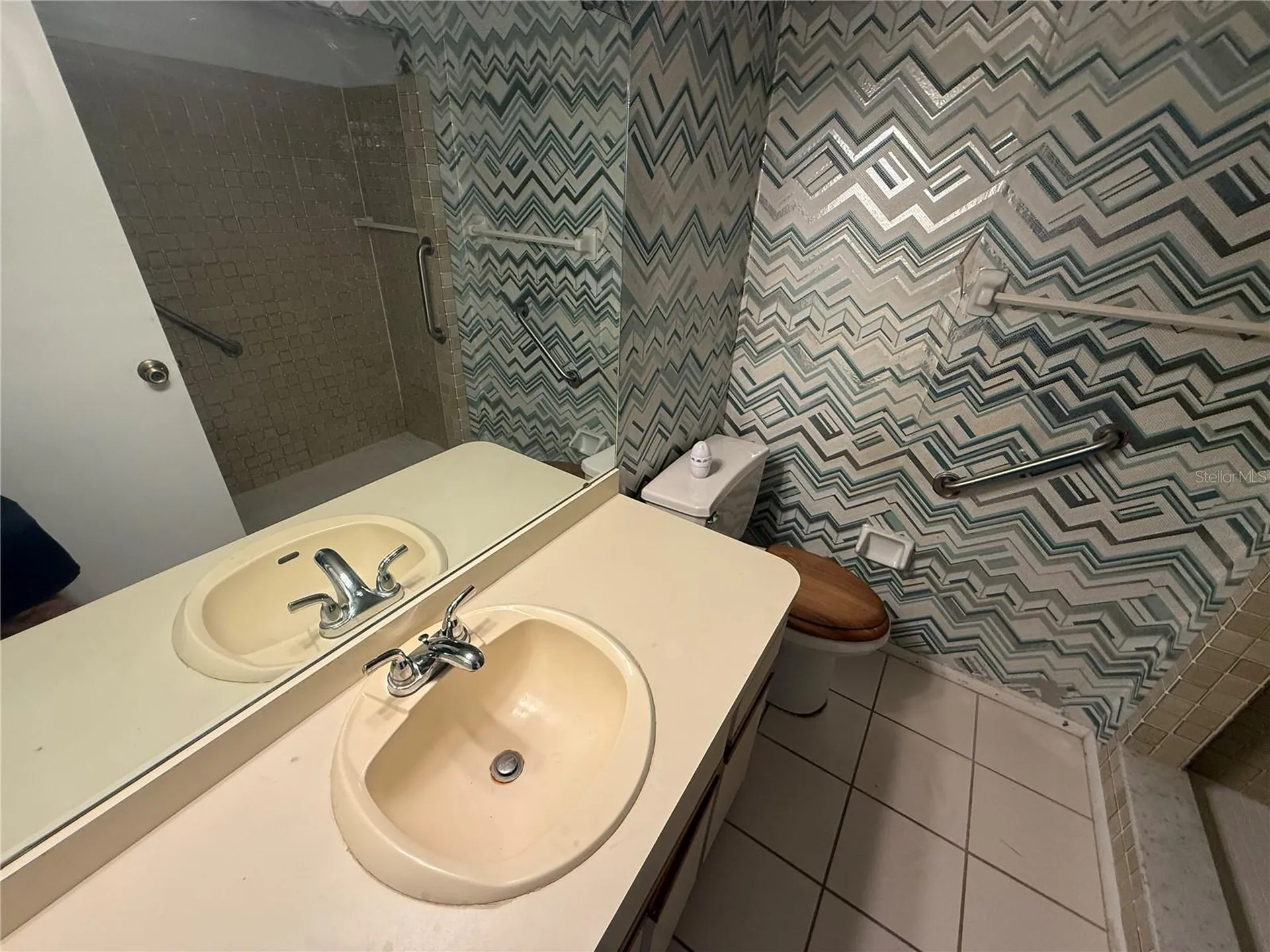 6608 36th Avenue Drive W Bradenton FL 34209