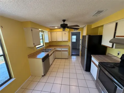 6608 36th Avenue Drive W Bradenton FL 34209