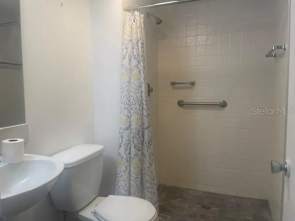 1540 Glen Oaks Drive E Sarasota FL 34232