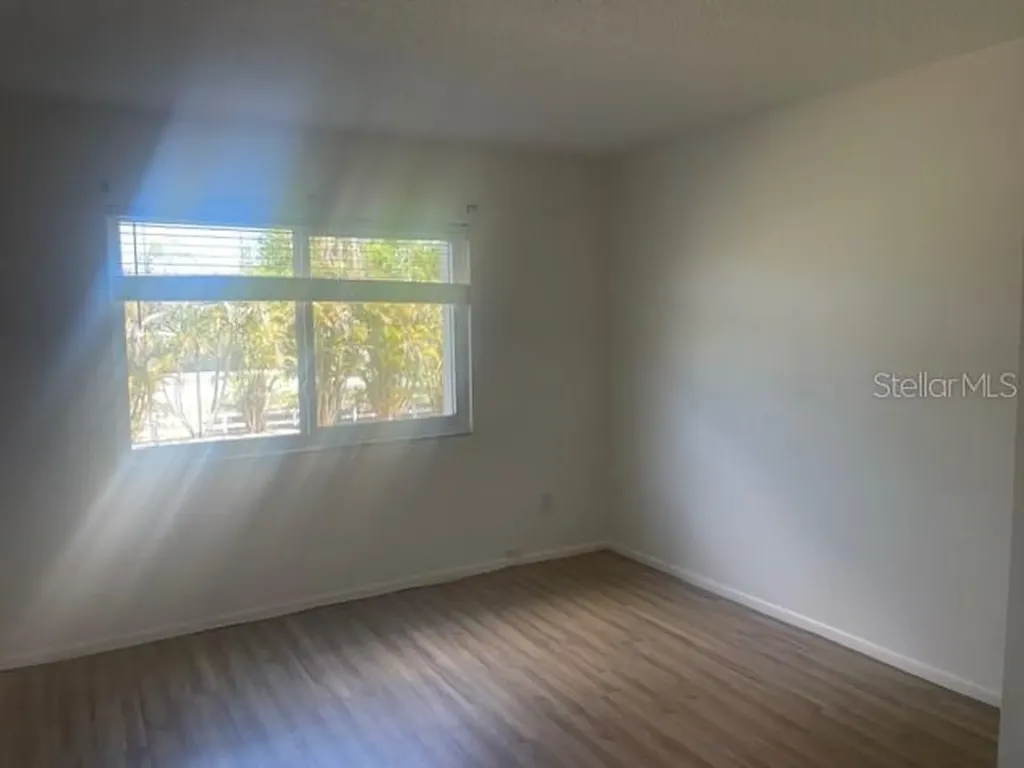 1540 Glen Oaks Drive E Sarasota FL 34232