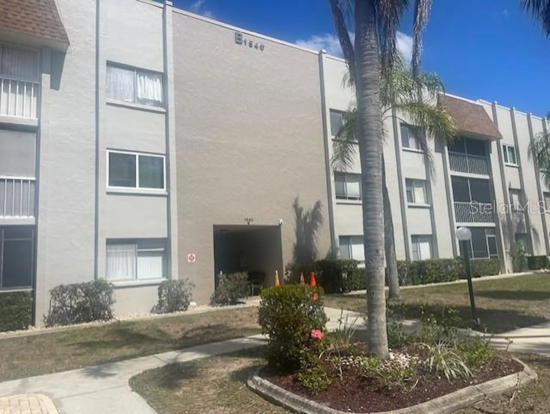 1540 Glen Oaks Drive E Sarasota FL 34232