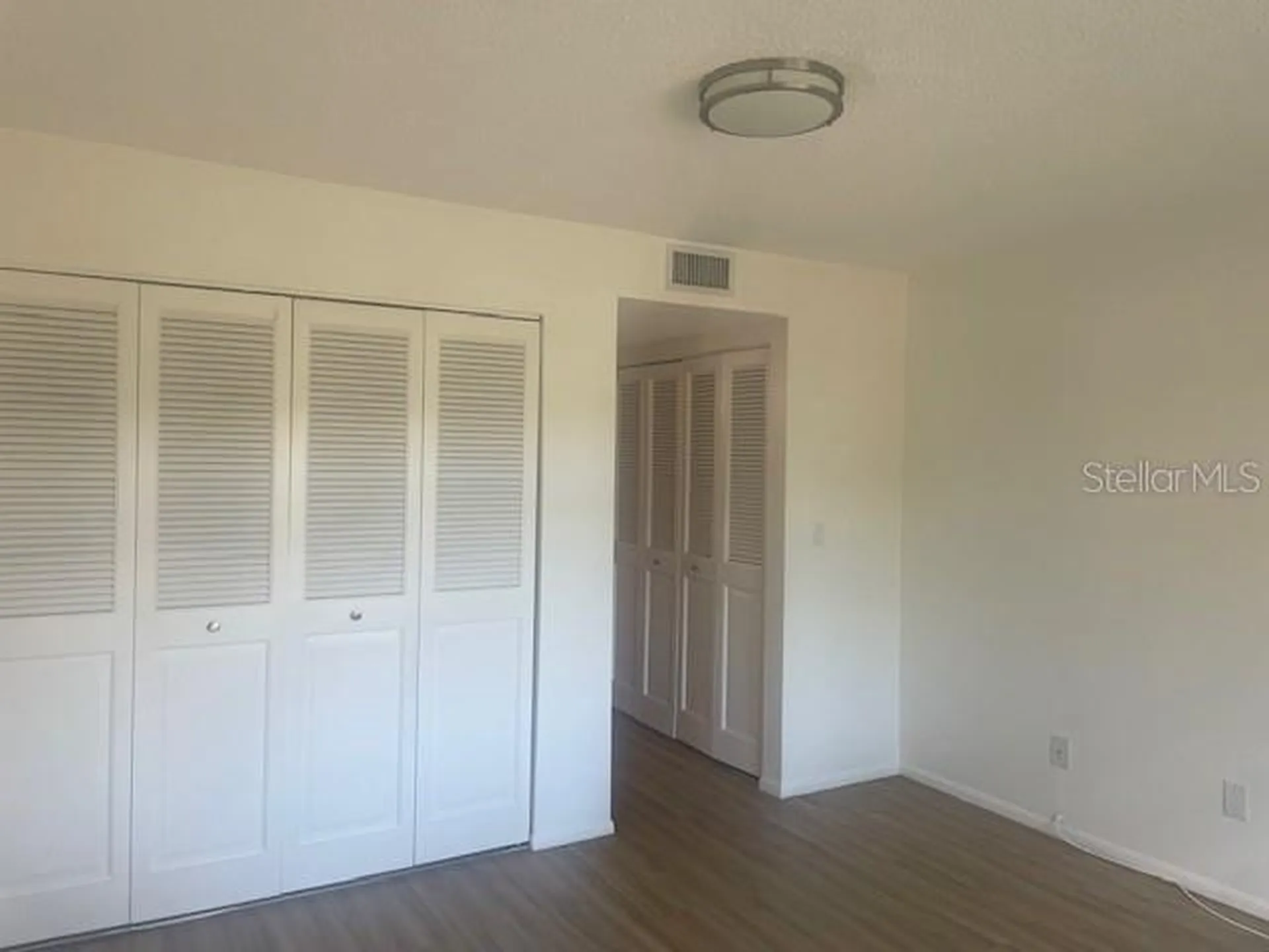 1540 Glen Oaks Drive E Sarasota FL 34232