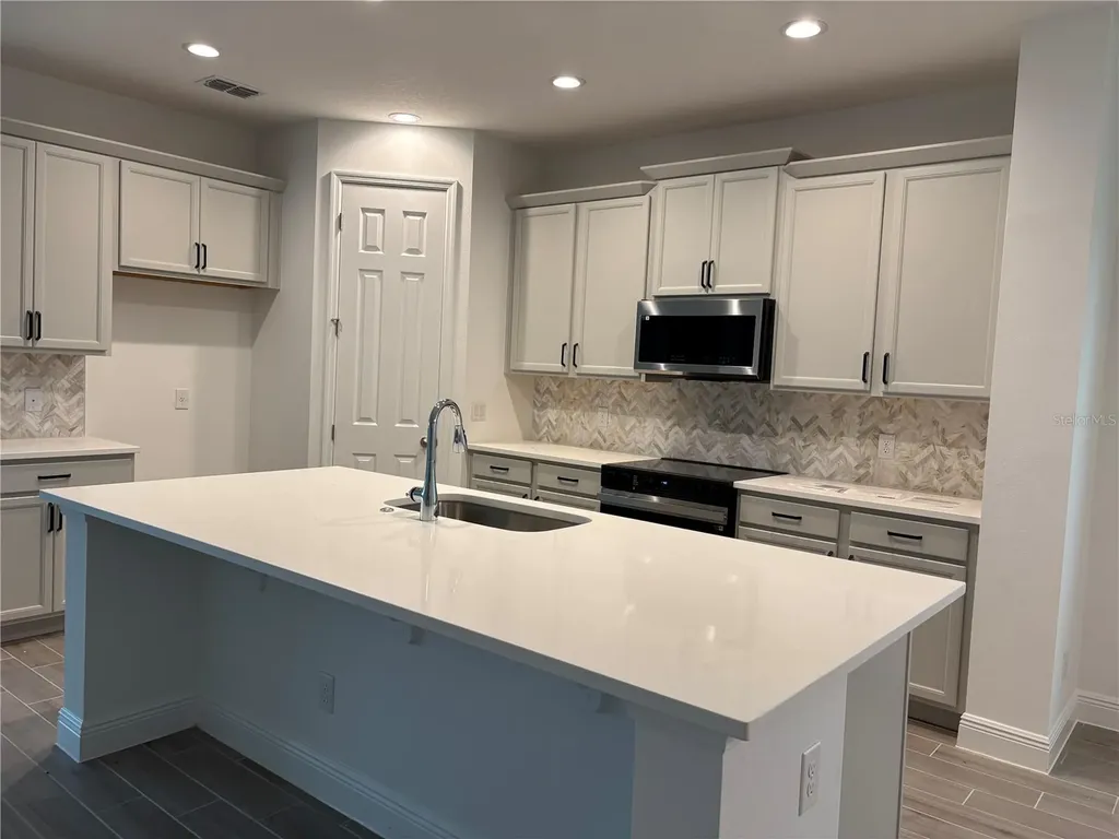 7264 Rolling Leaf Road Groveland FL 34736