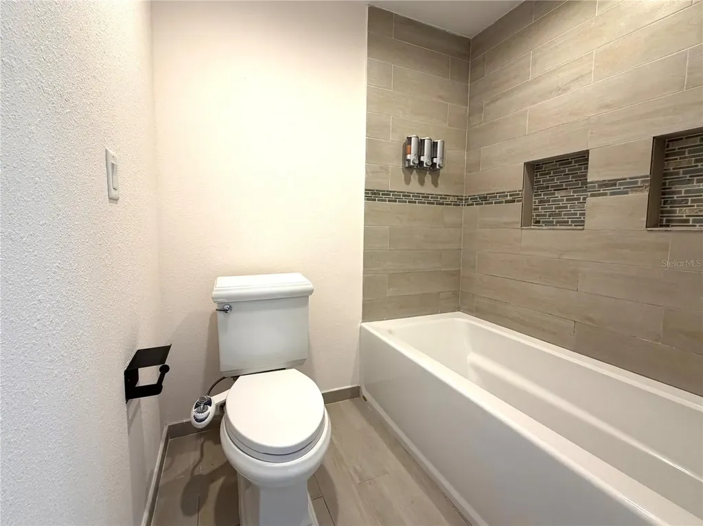 4046 Golfside Drive Orlando FL 32808