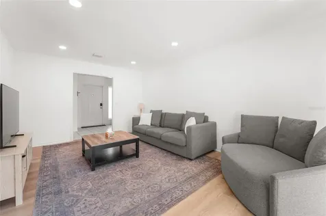4906 W San Rafael Street Tampa FL 33629