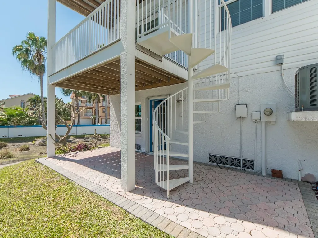 139 Yacht Club Circle North Redington Beach FL 33708