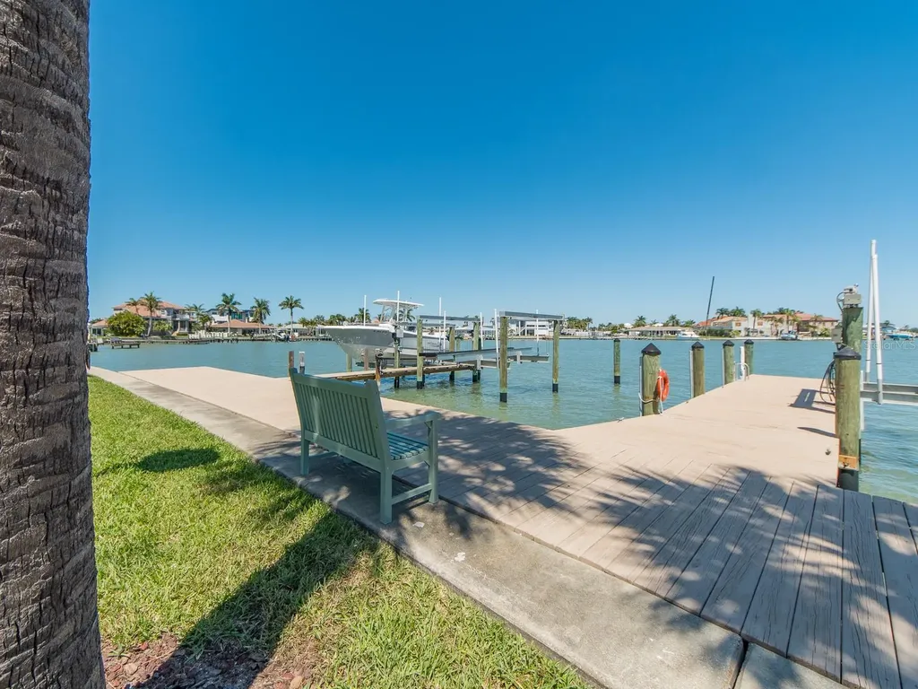 139 Yacht Club Circle North Redington Beach FL 33708