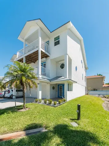 139 Yacht Club Circle North Redington Beach FL 33708