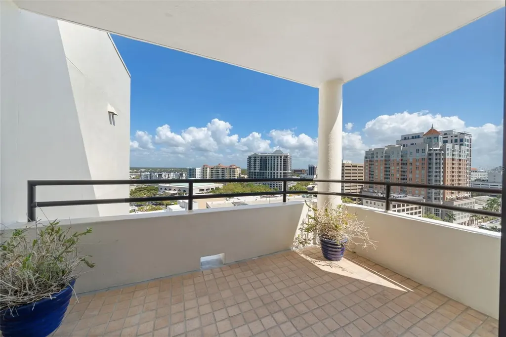1255 N Gulfstream Avenue Sarasota FL 34236
