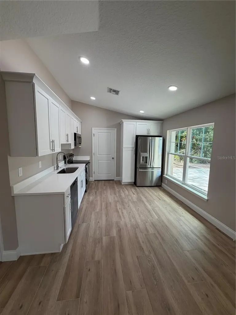 1438 Lake Harney Geneva FL 32732