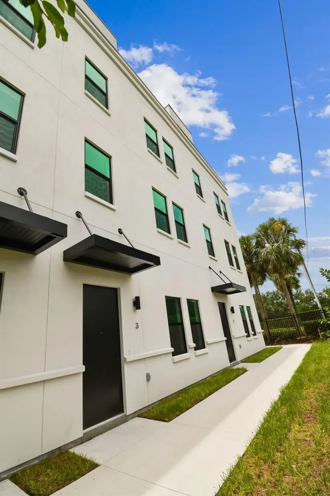 1218 E Kay Street Tampa FL 33602