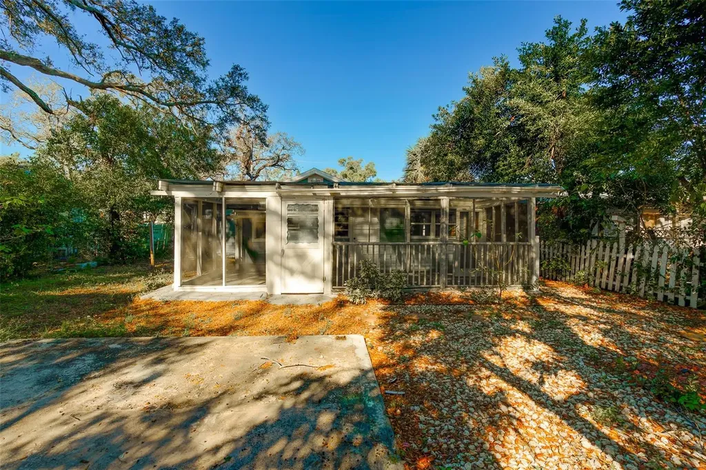 1579 S Washington Avenue Clearwater FL 33756