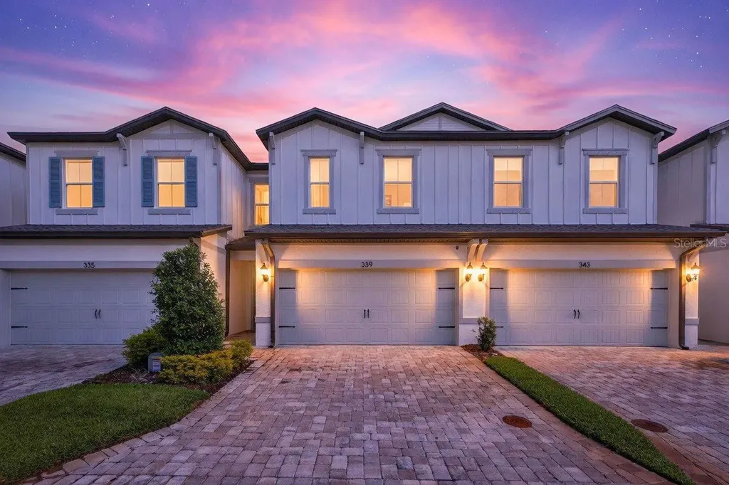 339 Sandbar Avenue NE St Petersburg FL 33716
