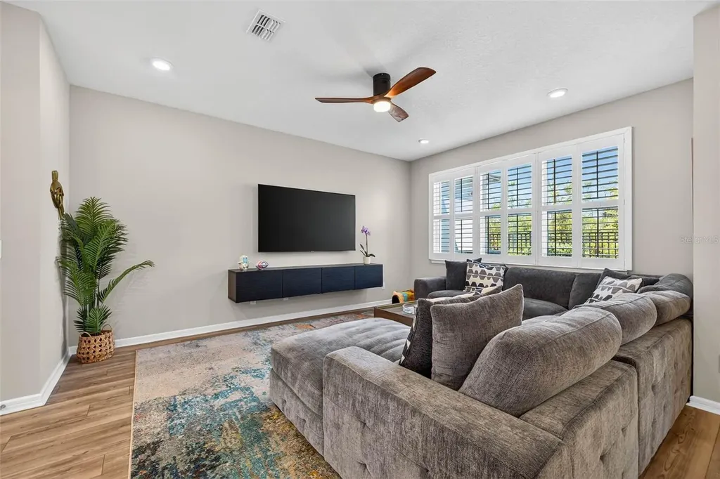 339 Sandbar Avenue NE St Petersburg FL 33716