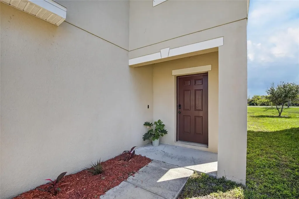 11932 Grand Kempston Drive Gibsonton FL 33534