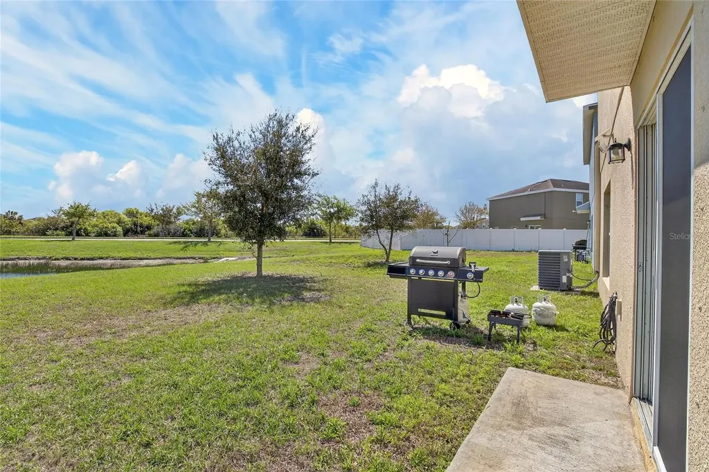 11932 Grand Kempston Drive Gibsonton FL 33534
