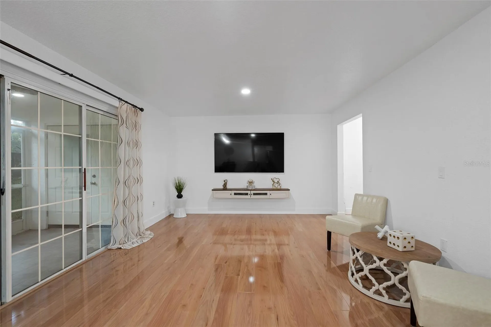 4190 Versailles Drive Orlando FL 32808