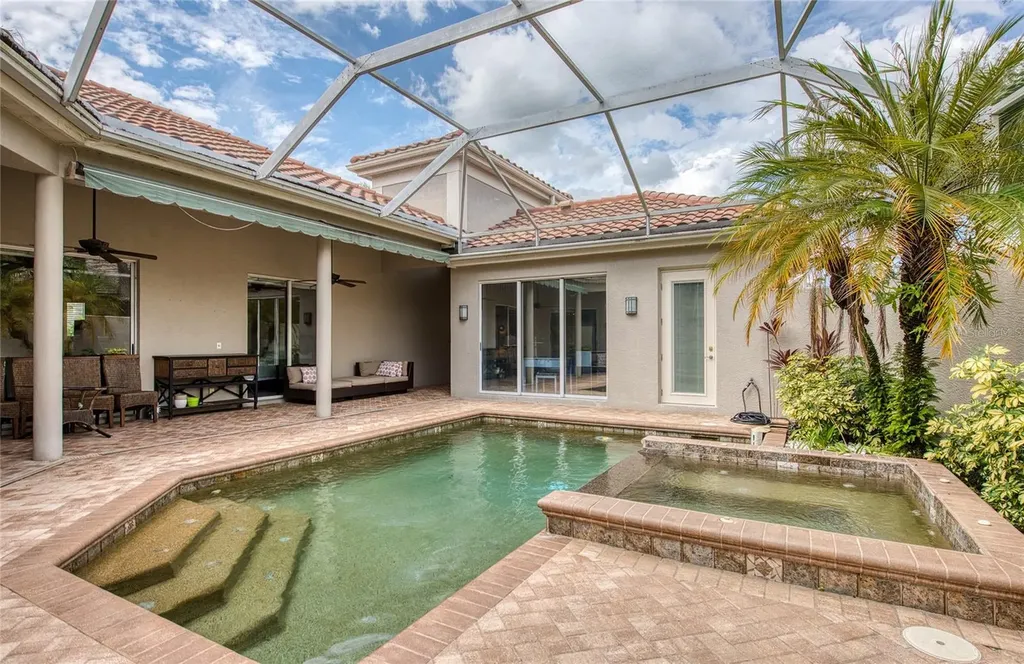 8736 54th Avenue E Bradenton FL 34211