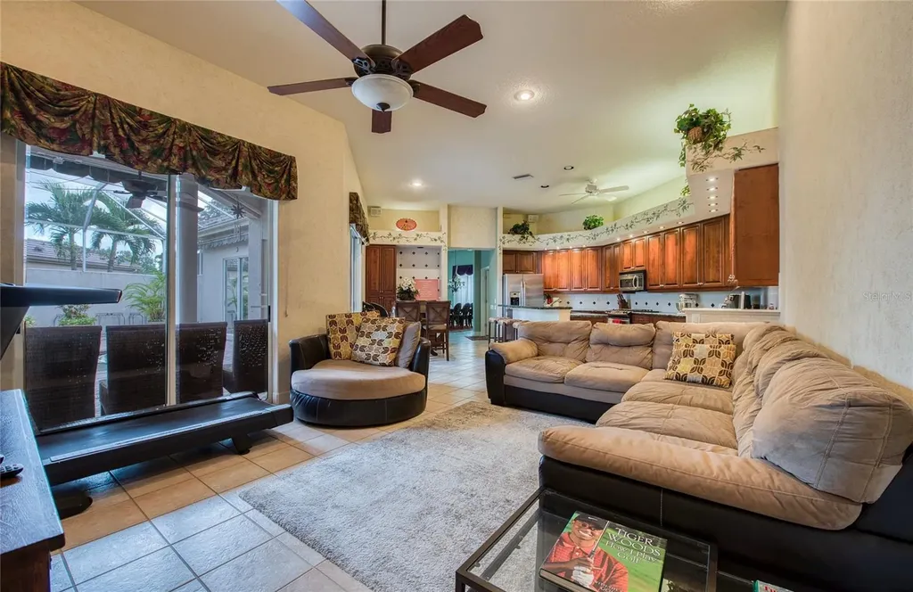 8736 54th Avenue E Bradenton FL 34211