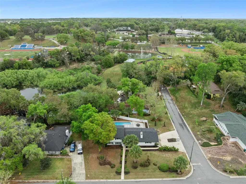 1450 Hilltop Drive Mount Dora FL 32757